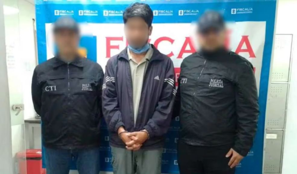 Capturan a conductor de ruta escolar que habría abusado de estudiantes La Fiscalía comunicó la captura de un conductor de ruta escolar, señalado de abusar sexualmente de varias menores de edad mientras las transportaba.