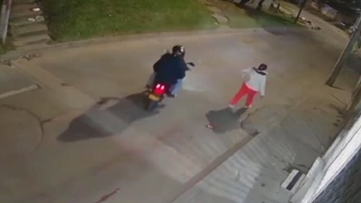 Joven fue asesinado a tiros en San Cristóbal El sicario disparó en varias ocasiones contra el joven de 23 años en el barrio Guacamayas, de la localidad de San Cristóbal.