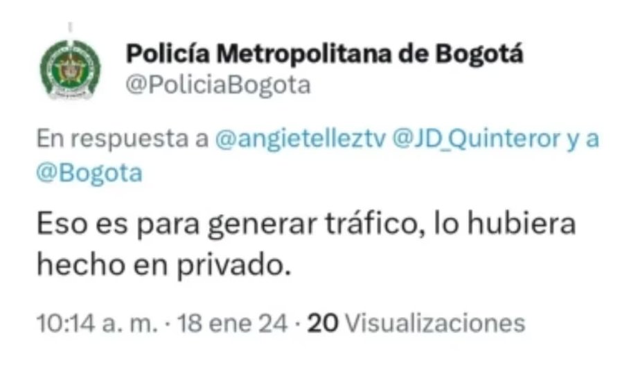 Retiran de su cargo como jefe de prensa de la Mebog al coronel Alejandro Díaz por indiferencia en caso de periodista Este viernes se conoció que retiraron de su cargo al jefe de prensa de la Policía Metropolitana de Bogotá por la respuesta que le dio a la periodista Angie Tellez cuando denunció a un sujeto que la acosa sexualmente.
