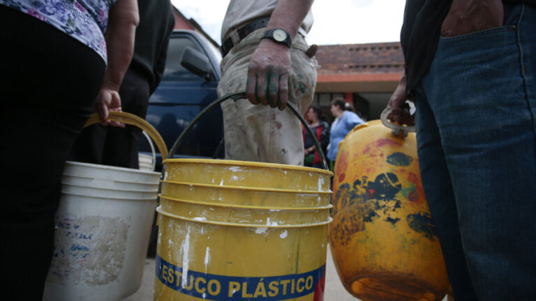 ¡Aliste los baldes! Estas localidades no tendrán agua este miércoles Las siguientes localidades no tendrán suministro de agua durante este miércoles 3 de enero del 2024.