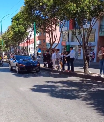 ¡Qué nave tiene ‘Rigo’! 1 ¡Qué nave tiene ‘Rigo’! En medio de los Campeonatos Nacionales de Ruta en Boyacá, el ciclista Rigoberto Urán presumió el carrazo que tiene.