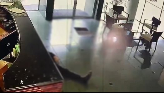 ¿Podemos ver cuando el alma sale del cuerpo? El video del empresario Roberto Franco desplomándose en una recepción segundos después de recibir un disparo dejó un misterio que ha desconcertado a los internautas. En Q'HUBO hablamos con un experto para descifrar este enigma.