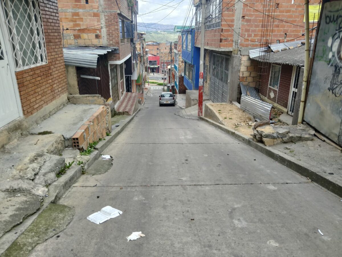 A bala asesinaron a Jorge en Usme El pasado 14 de febrero, Jorge Sabogal, un reconocido vecino del sector de El Virrey en Usme, fue asesinado por un sujeto que sin mediar palabra le propinó varios disparos. Q'HUBO conoció los detalles de este crimen.