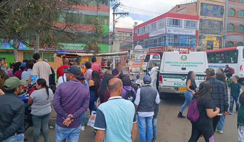 A bala asesinaron a un hombre en Terreros Un hombre de unos 35 años de edad fue asesinado por una sujeto a plena luz del día. Los hechos ocurrieron en el sector de Terreros, en Soacha.