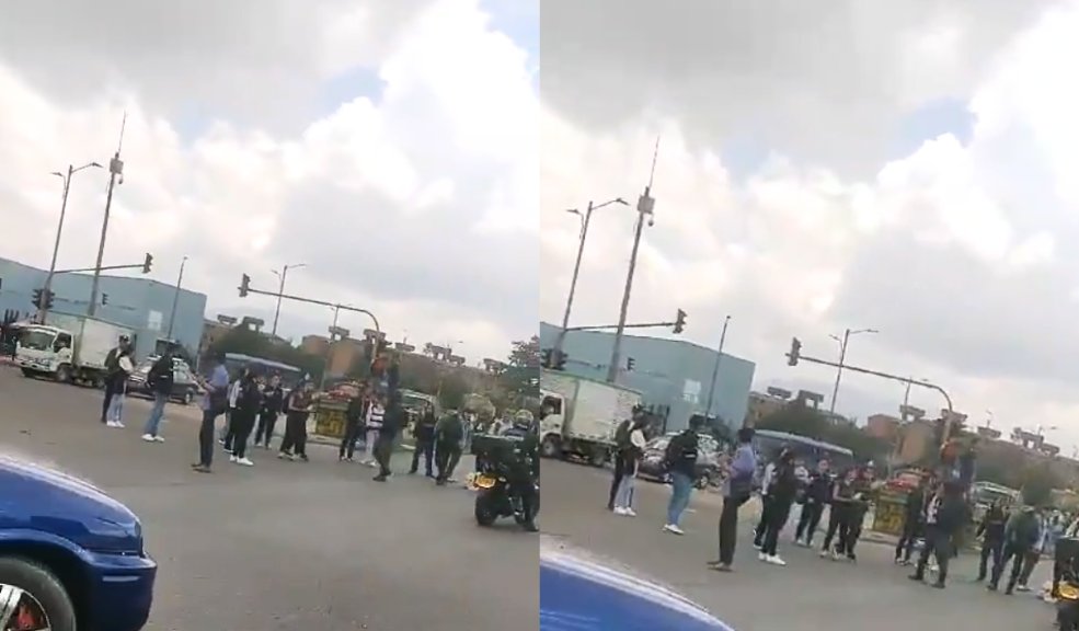 A esta hora se presentan manifestaciones en inmediaciones a la Universidad Distrital La manifestación se ubica en la Av. Villavicencio con Av. Gaitán Cortés, muy cerca a la universidad Distrital.