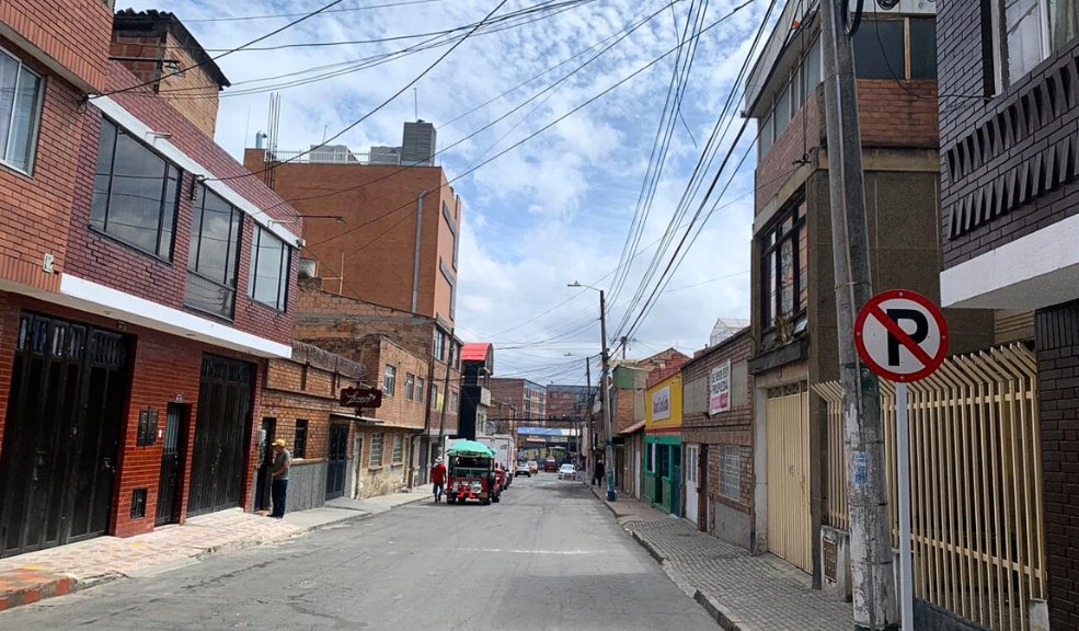 Adulto mayor falleció tras caer de una vivienda en Soacha Un hecho desafortunado en horas de la noche de este miércoles, cobró la vida de un hombre de 67 años, quien se encontraba haciendo un trabajo en una vivienda del barrio San Luis, en Soacha.