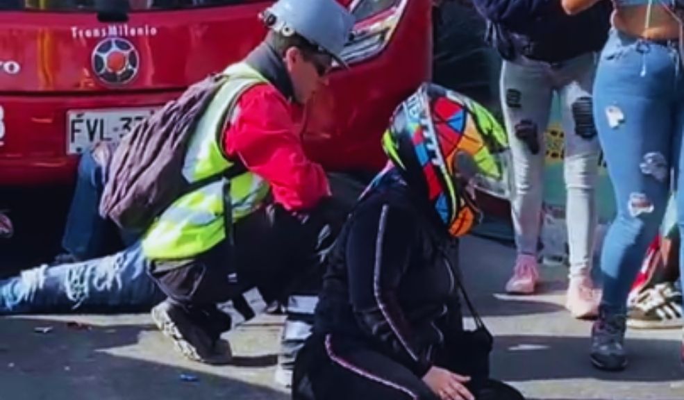 Suspenden operación en el Portal Usme por accidente de tránsito Un accidente de tránsito colapsó la movilidad en inmediaciones al Portal Usme.