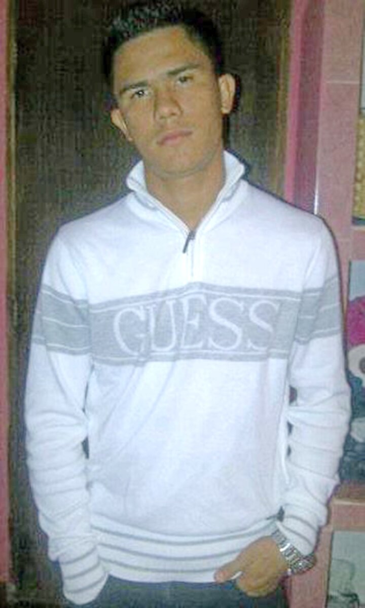 Balacera dejó sin vida a un joven en Soacha Como Eduardo Alberto Gómez Rodríguez fue identificada la víctima de una balacera en el barrio Danubio de Soacha. Los hechos se presentaron el pasado jueves sobre las 11 de la noche.