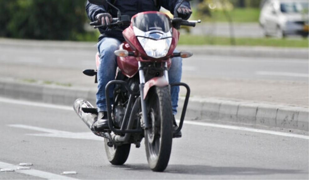 Capturan a persona por falsedad marcaria en Chapinero Se logró la captura de un individuo que conducía una motocicleta con inconsistencias en el número de chasis respecto a la licencia de tránsito.