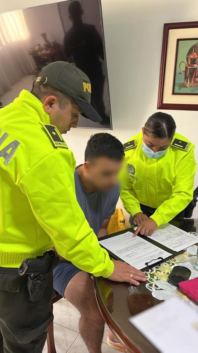 Cárcel para hombre que se quedó con más de un millón de dólares en criptomonedas Un hombre fue judicializado y posteriormente enviado a la cárcel como presunto responsable del robo a una compañía estadounidense dedicada al intercambio de criptomonedas y monedas fiduciarias.