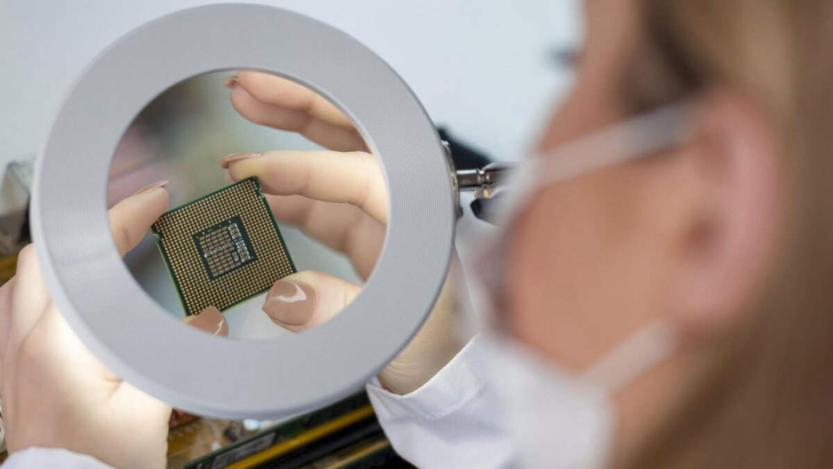 China desafía a Elon Musk con el desarrollo de chips cerebrales El futuro es ahora: China sorprende con un nuevo dispositivo a lo "Cyberpunk" sumándose así a la competencia por el desarrollo de Chips que se controlan neurológicamente.