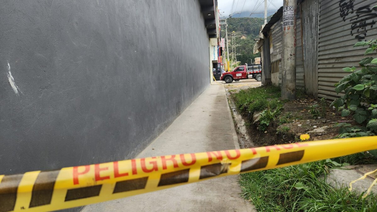 Ataque a bala en zona de residencias de Usme dejó un muerto y una herida 2 Ataque a bala en zona de residencias de Usme dejó un muerto y una herida Jhon Freddy León fue la víctima mortal del ataque a bala que se presentó en la zona de residencias de Chicó Sur (Usme). Una mujer de 68 años resultó herida.