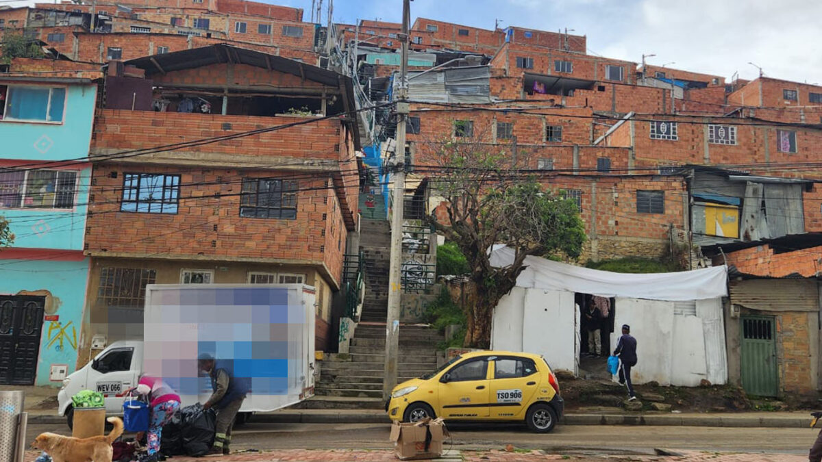 Crimen a bala terminó con joven de 21 años en Ciudad Bolívar Un joven de 21 años fue la víctima del más reciente homicidio que se presentó en Ciudad Bolívar la noche de este viernes, en una zona de invasión conocida como Bella Flor.