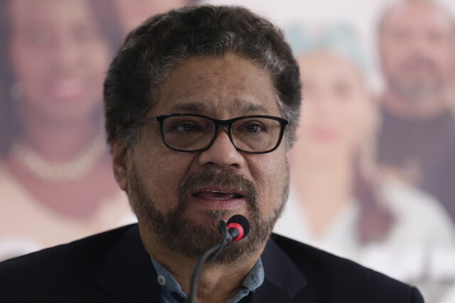 Cuba acepta acompañar un eventual proceso de paz con la Segunda Marquetalia El Gobierno cubano, por medio de su Canciller, manifestó su intención de apoyar los diálogos de paz con la Segunda Marquetalia que recién fueron anunciados.