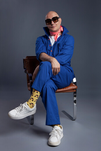 De Ecomoda a París: Hugo Lombardi brilló en la semana de la moda 1 De Ecomoda a París: Hugo Lombardi brilló en la semana de la moda Los actores de 'Betty la Fea' se tomaron la semana de la moda en París y deslumbraron con varios diseños del reconocido Hugo Lombardi.