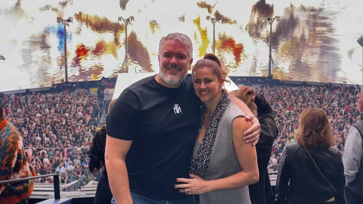 EN VIDEO: Expresidente Iván Duque apareció como DJ en fiesta privada En redes sociales se viralizaron videos en los que aparece el expresidente Iván Duque mostrando sus habilidades como DJ en una fiesta privada en Cartagena.