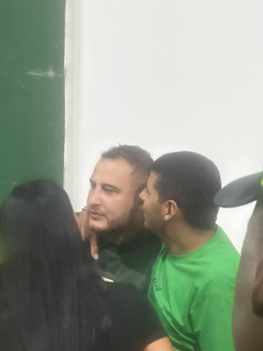 EN VIDEO: Jhon Bodmer fue insultado por un hincha en plena rueda de prensa 1 EN VIDEO: Jhon Bodmer fue insultado por un hincha en plena rueda de prensa Los hechos se presentaron tras la derrota de Nacional ante Cali la noche de este viernes. En ese momento, un hincha burló la seguridad del escenario deportivo e ingresó a la sala de prensa para insultar a Bodmer.
