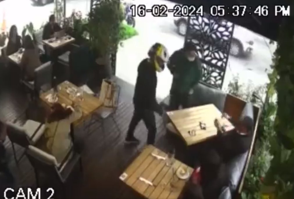 EN VIDEO: Nuevo robo masivo a gastrobar en Usaquén 1 EN VIDEO: Nuevo robo masivo a gastrobar en Usaquén Un nuevo robo en un restaurante de Usaquén se presentó el pasado viernes. Con este, serían al menos 7 casos registrados en el último mes.