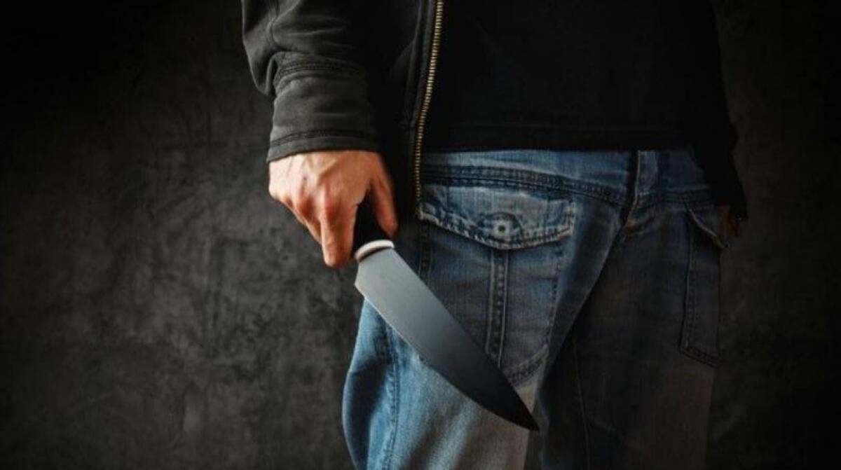 Escalofriante: asesinó a su abuelo y lo pillaron sepultándolo Un perturbador hecho salió a la luz recientemente: la historia de un joven de 26 años acusado de haber asesinado a su propio abuelo de 75 años.
