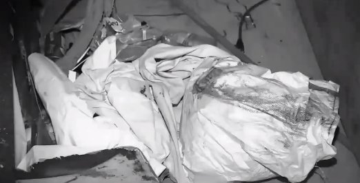 Escalofriante: encuentran cuerpo al interior de una carreta en Barrios Unidos 1 Escalofriante: encuentran cuerpo al interior de una carreta en Barrios Unidos El cuerpo del hombre fue hallado en el barrio 7 de Agosto, en Barrios Unidos.