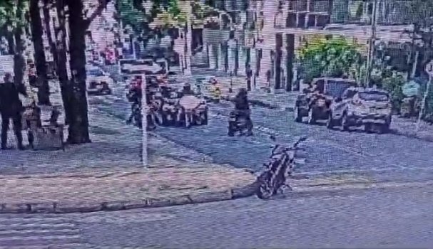 Este es el empresario asesinado en balacera de la 93 La mañana de este miércoles se registró una balacera en el parque de la 93 que dejó como saldo una persona muerta. Se trataba de un reconocido empresario, hermano del exdirector de la Dian.