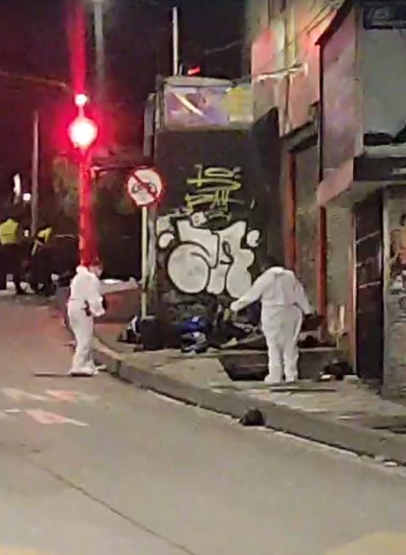 Fatal accidente de motociclista en Usme: habría intentado esquivar un hueco Un fuerte accidente de tránsito cobró la vida de un motociclista en el sector de Santa Librada, Usme.