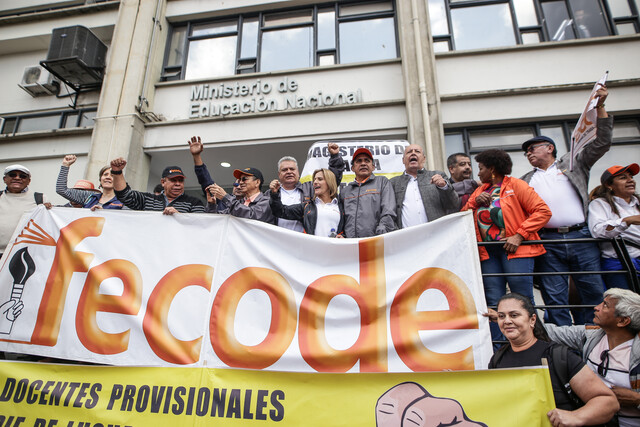 Fecode anuncia movilización en la Corte Suprema tras escándalo por campaña de Petro 1 Fecode anuncia movilización en la Corte Suprema tras escándalo por campaña de Petro Luego de que la Federación Colombiana de Educadores (Fecode) quedara en el ojo del huracán de las autoridades judiciales por las presuntas irregularidades en la financiación de la campaña de Petro Presidente, el magisterio anunció la realización de protestas para la próxima semana.