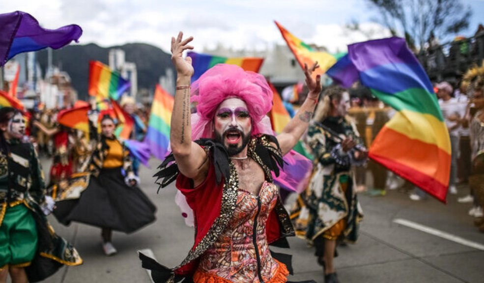 Fiscalía creó grupo especializado en crímenes cometidos contra la población LGBTIQ+ 9 Fiscalía creó grupo especializado en crímenes cometidos contra la población LGBTIQ+ La Fiscalía anunció la creación del Grupo Nacional de Trabajo para la Investigación de Violencias Fundadas en la Orientación Sexual y/o Identidad de Género de las Víctimas.