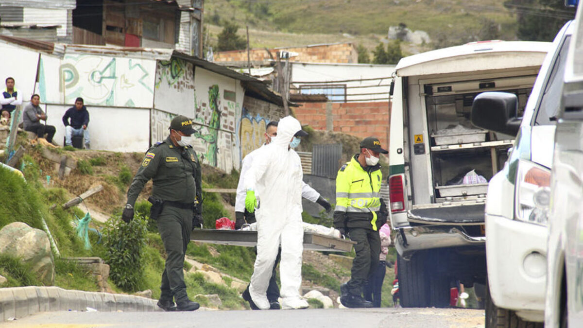 Hombre murió en un motel tras reencontrarse con el amor de su vida 1 Hombre murió en un motel tras reencontrarse con el amor de su vida En medio del encuentro íntimo, el hombre perdió el conocimiento y convulsionó.