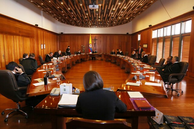 La Corte Suprema de Justicia no escogió a la próxima Fiscal General 1 La Corte Suprema de Justicia no escogió a la próxima Fiscal General Tras un nuevo intento por escoger a la sucesora del saliente fiscal general, Francisco Barbosa, el presidente de la Corte Suprema de Justicia, el magistrado Gerson Chaverra Castro, anunció que no se obtuvieron los votos suficientes de la terna de mujeres enviada por el presidente, Gustavo Petro.
