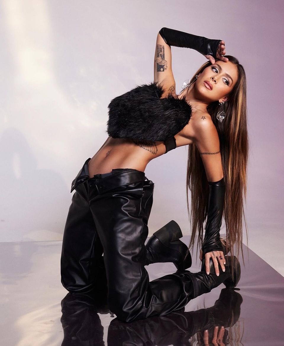 “La esculpieron los santos”: el sexy video de Greeicy bailando que revolcó las redes El fin de semana pasado, la caleña Greeicy Rendón tuvo una comentada y alagada presentación en Costa Rica.