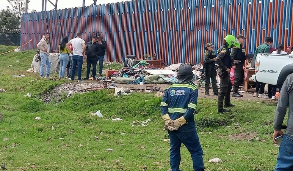 Macabro hallazgo: encuentran dos cuerpos en Madrid 3 Macabro hallazgo: encuentran dos cuerpos en Madrid Eran alrededor de las 8:30 de la mañana de ayer, cuando las autoridades en el municipio de Madrid (Cundinamarca) fueron alertadas de dos cuerpos sin vida en un potrero cerca al Polideportivo.