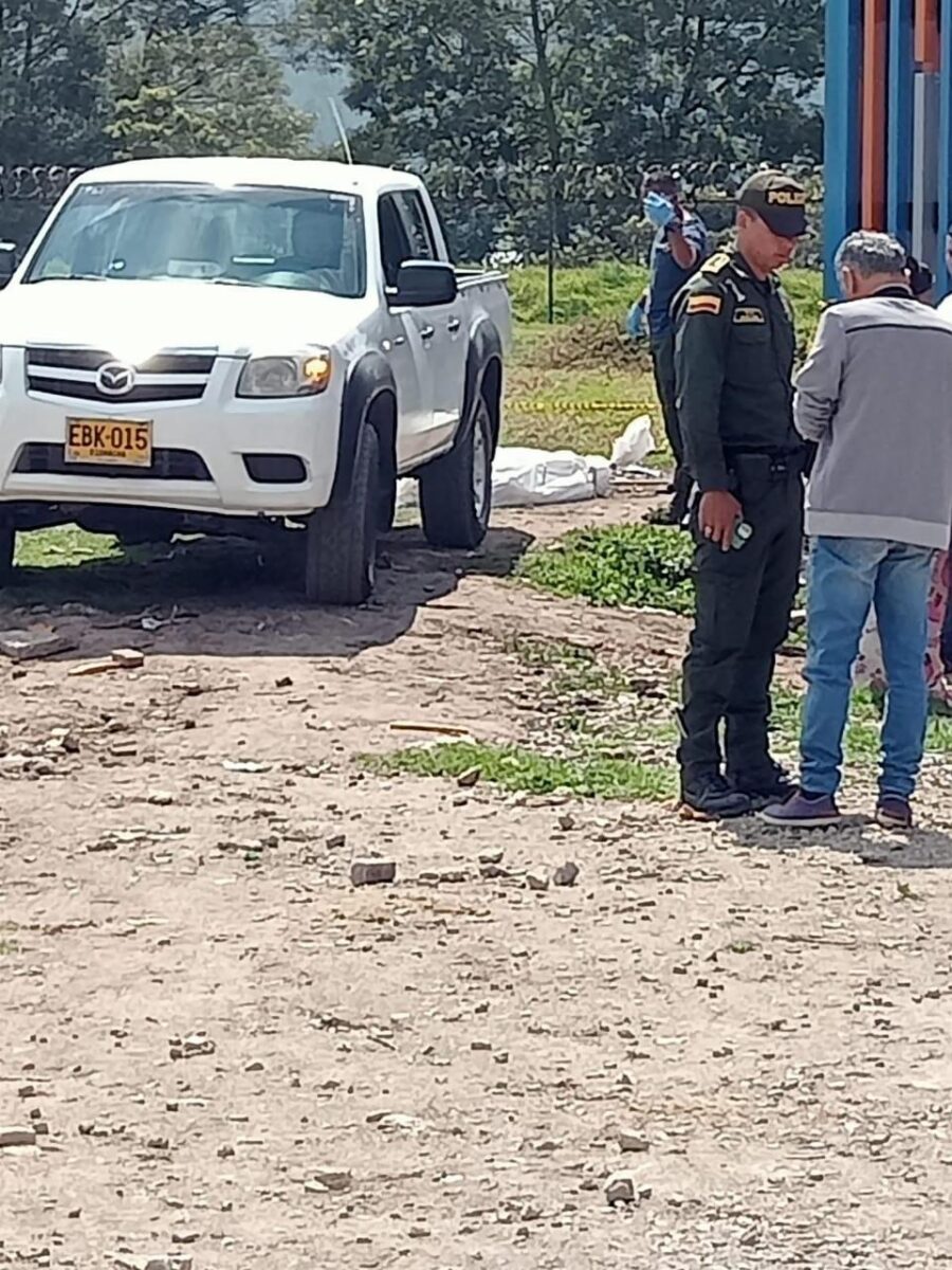 Macabro hallazgo: encuentran dos cuerpos en Madrid 1 Macabro hallazgo: encuentran dos cuerpos en Madrid Eran alrededor de las 8:30 de la mañana de ayer, cuando las autoridades en el municipio de Madrid (Cundinamarca) fueron alertadas de dos cuerpos sin vida en un potrero cerca al Polideportivo.