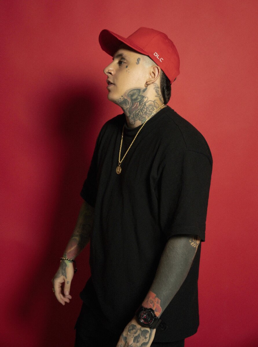 'Mi historia', el corrido que cuenta la vida del paisa Teo LB El reconocido artista colombiano Teo LB ha lanzado su más reciente creación musical titulada "Mi Historia".