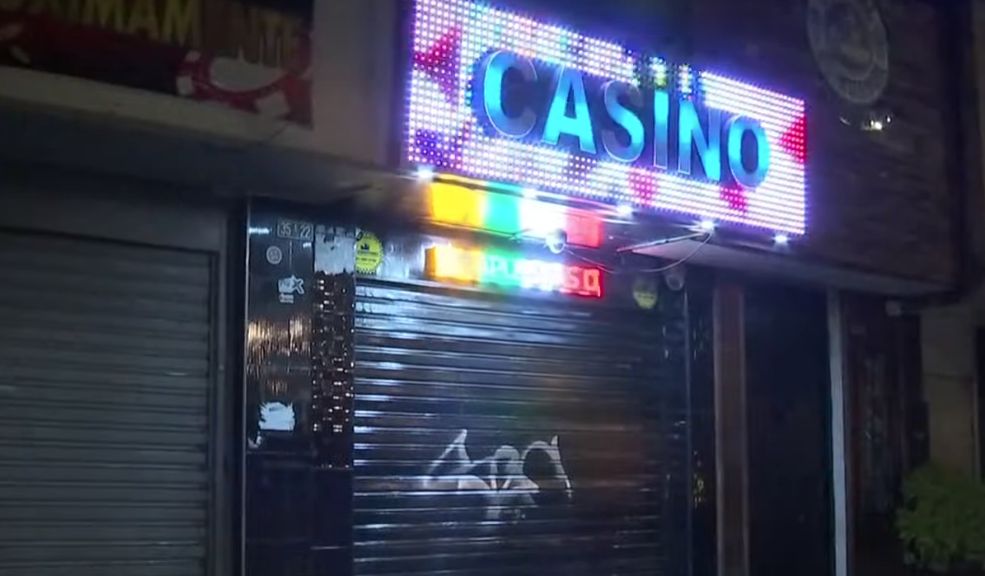 Millonario robo a casino en Puente Aranda 1 Millonario robo a casino en Puente Aranda A punta de engaños, dos sujetos cometieron un millonario hurto en un casino de la localidad de Puente Aranda. Esto es lo que se sabe.