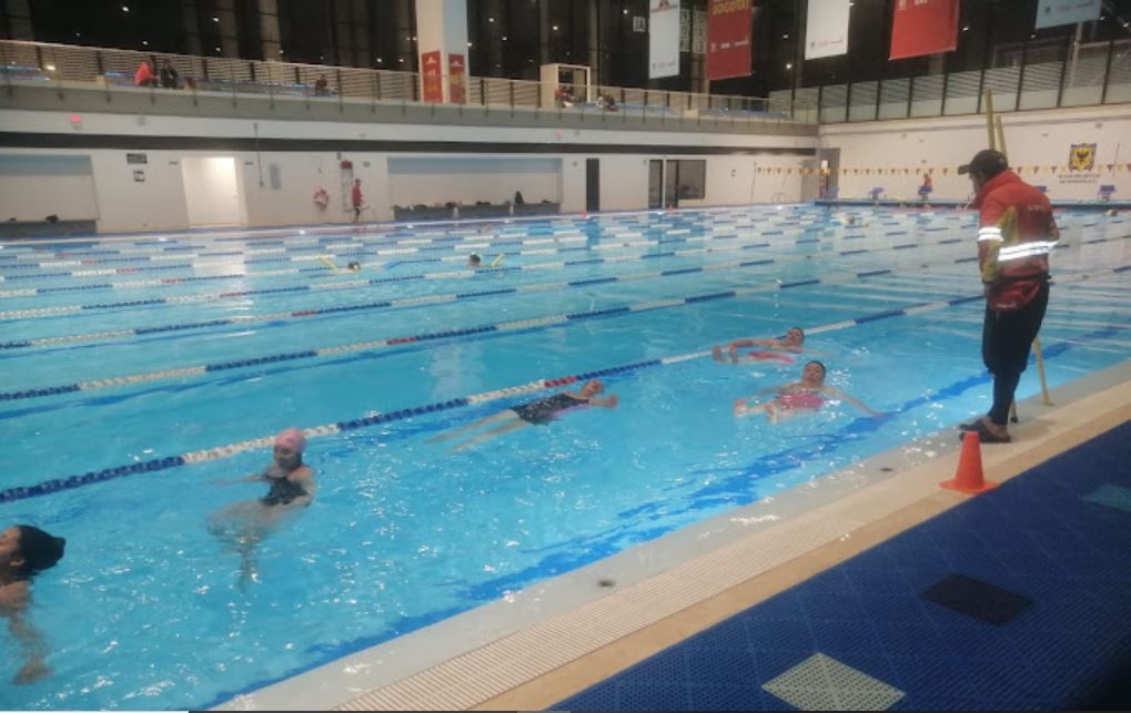 Misteriosa muerte de Alba en piscinas del Tunal 1 Misteriosa muerte de Alba en piscinas del Tunal Una misteriosa muerte sorprendió a un grupo de adultos mientras practicaba natación en el Centro Felicidad del Tunal, ubicado sobre la avenida Boyacá con carrera 24, el pasado martes 13 de febrero.