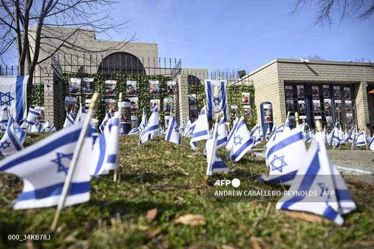 Murió militar de EE. UU. que se prendió fuego frente a embajada israelí en Washington Un miembro activo de la Fuerza Aérea de Estados Unidos murió tras inmolarse este fin de semana frente a la embajada de Israel en Washington en protesta por el conflicto en el enclave palestino de Gaza, informó el lunes el Pentágono.
