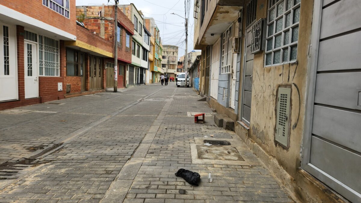 Nuevo crimen en Bosa Brasil: discusión terminó en asesinato Un nuevo crimen sacudió al barrio Bosa Brasil el pasado 3 de febrero. En este sector, las autoridades auxiliaron a un hombre que recibió varios impactos de bala sobre las nueve de la noche; sin embargo, el sujeto falleció.