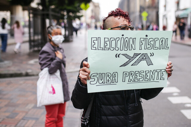 Presidente Petro niega presión sobre la Corte Suprema en elección de nueva fiscal 1 Presidente Petro niega presión sobre la Corte Suprema en elección de nueva fiscal El presidente, Gustavo Petro, negó este sábado haber ejercido cualquier tipo de presión sobre los magistrados de la Corte Suprema de Justicia, a propósito de la elección de la nueva fiscal General, al sostener que la presión hacia los miembros de ese Tribunal viene de la Constitución.