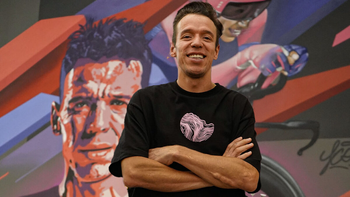 'Rigo' Urán: el deportista y empresario que inspira a Colombia Cuando Rigoberto Urán evocó a través de la televisión el día en que su padre fue asesinado por paramilitares empezó "a llorar" al frente de la pantalla. Cerca del retiro, el "Toro de Urrao" inspira a Colombia con su historia como víctima del conflicto armado.