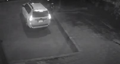 Roban camioneta de esquema de seguridad de la Policía 1 Roban camioneta de esquema de seguridad de la Policía El robo de la camioneta se presentó en el barrio Villa del Río, en la localidad de Bosa.
