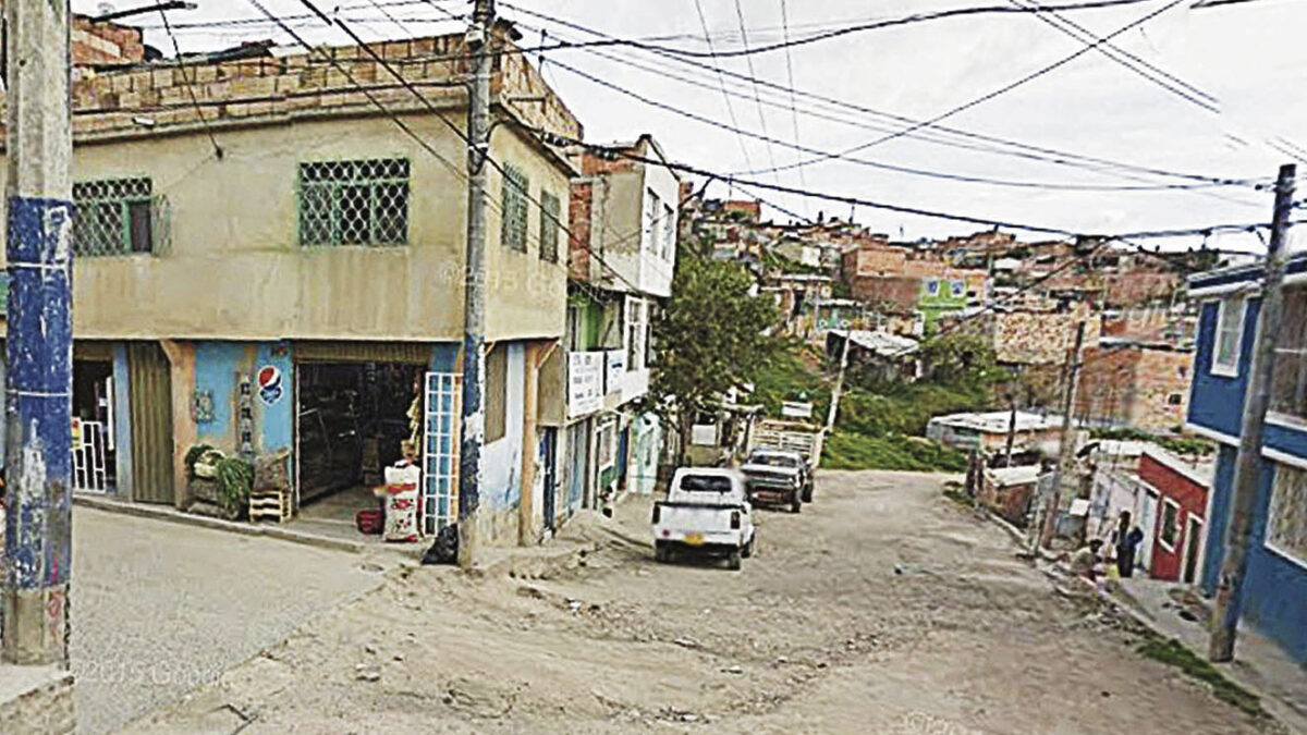 Salvaje asesinato de Felipe en Soacha 1 Salvaje asesinato de Felipe en Soacha José Felipe Siatova Morales murió tras recibir una brutal golpiza en una zona límite entre Ciudad Bolívar y Soacha. Q'HUBO conoció los detalles del salvaje crimen.