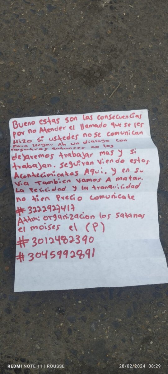 Sicariato en Soacha dejó un hombre muerto y un herido Este miércoles los habitantes del barrio Rincón de Santa Fe en Soacha vivieron momento de pánico al presenciar una balacera que le arrebató la vida a un hombre y dejó a otro más herido. El crimen estaría relacionado con un posible caso de extorsión.