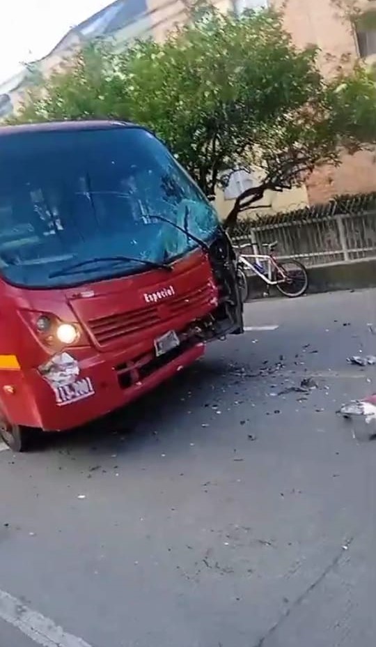 Trágico accidente de tránsito deja dos muertos en Usaquén 1 Trágico accidente de tránsito deja dos muertos en Usaquén Dos personas que se movilizaban en una motocicleta murieron en la localidad de Usaquén.