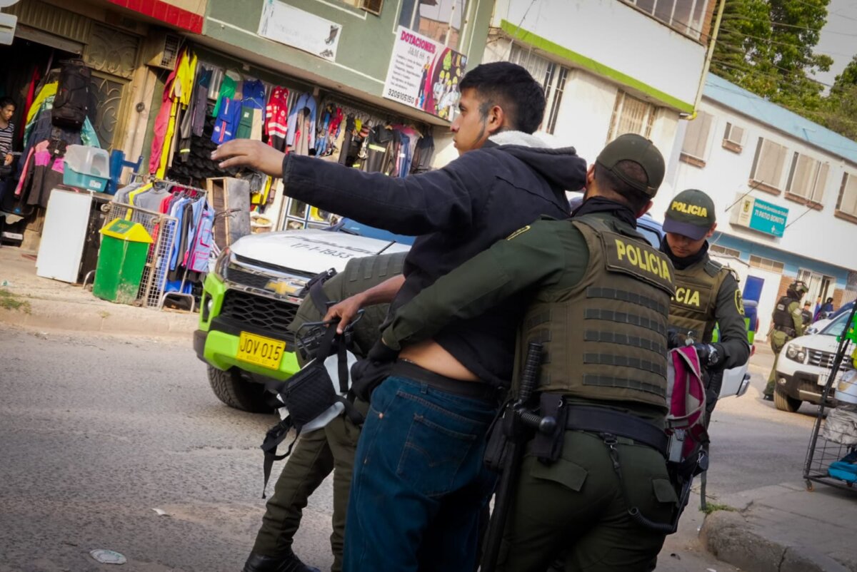Gran operativo contra la delincuencia en Kennedy El operativo se realizó en los sectores de María Paz y Bellavista, en Kennedy.