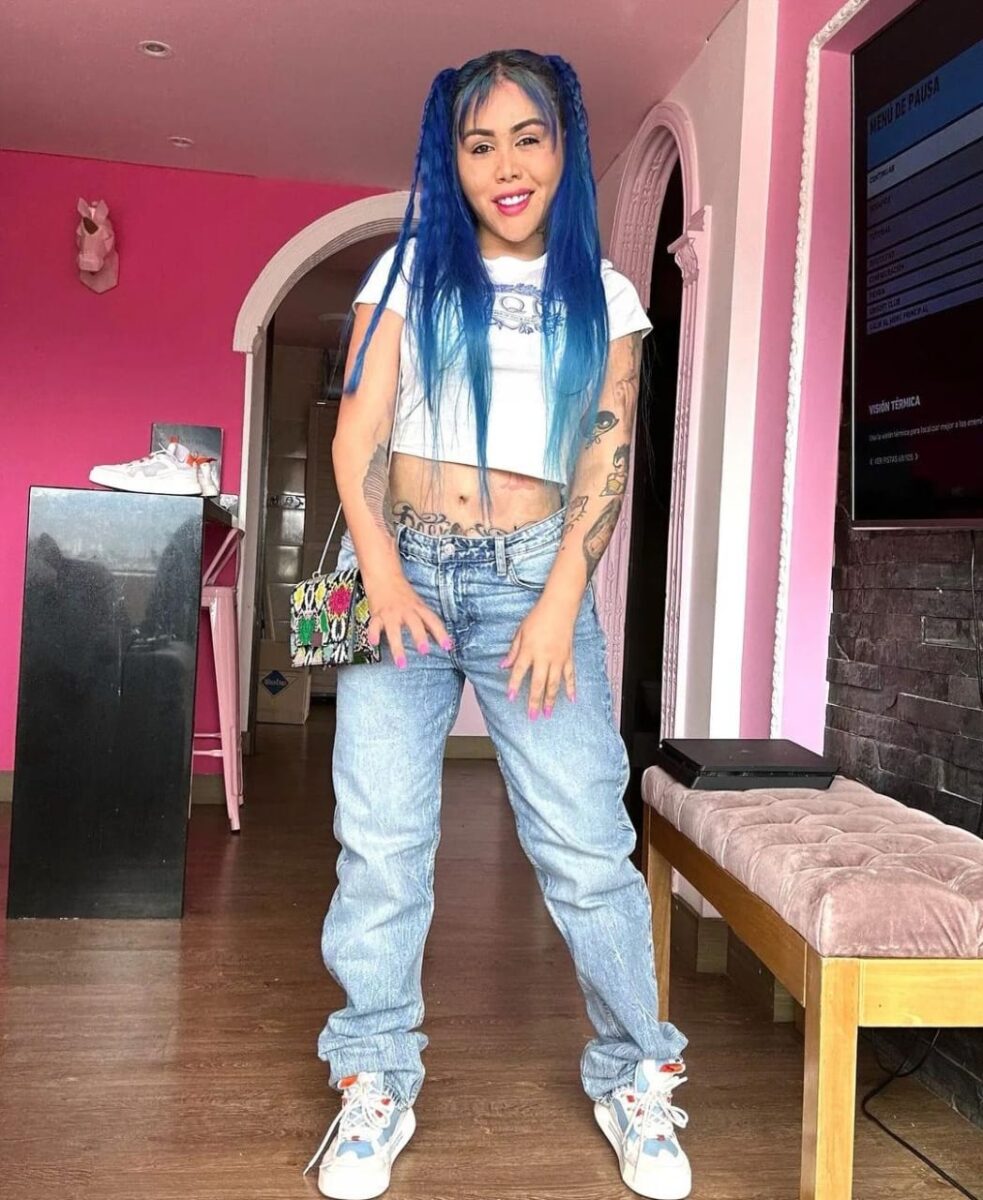 Yina Calderón arremete contra Andrea Valdiri y defiende a Saruma 1 Yina Calderón arremete contra Andrea Valdiri y defiende a Saruma Yina Calderón volvió a hablar de Andrea Valdiri y aseguró que no cree que le hayan cerrado la cuenta de Instagram.
