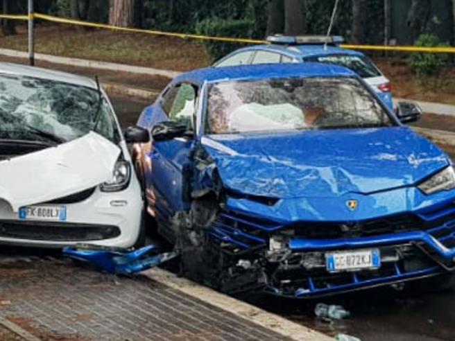 Youtuber es condenado por causar la muerte de un niño mientras cumplía un reto 1 Youtuber es condenado por causar la muerte de un niño mientras cumplía un reto Parte del desafío era permanecer al volante durante 50 horas, pero el reto terminó en tragedia cuando el Lamborghini que conducía chocó contra un auto familiar, ocasionando la tragedia.