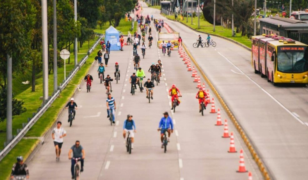 Pille los cierres viales por el Tour Colombia 2024 El Tour Colombia llegará hoy a su final. El cierre de esta competencia será en Bogotá, por tal motivo, el Distrito anunció algunos cierres viales por la realización de este evento deportivo.