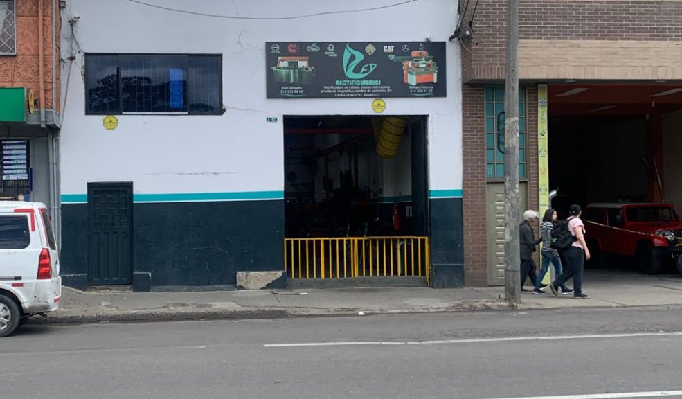 Asesinan a joven en Los Mártires En la noche de este viernes en el barrio El Progreso, de la localidad de Los Mártires, se registró un homicidio de un joven de aproximadamente 25 años. Por el momento no se han registrado capturas y en videos de las cámaras de seguridad quedó registrado el crimen.