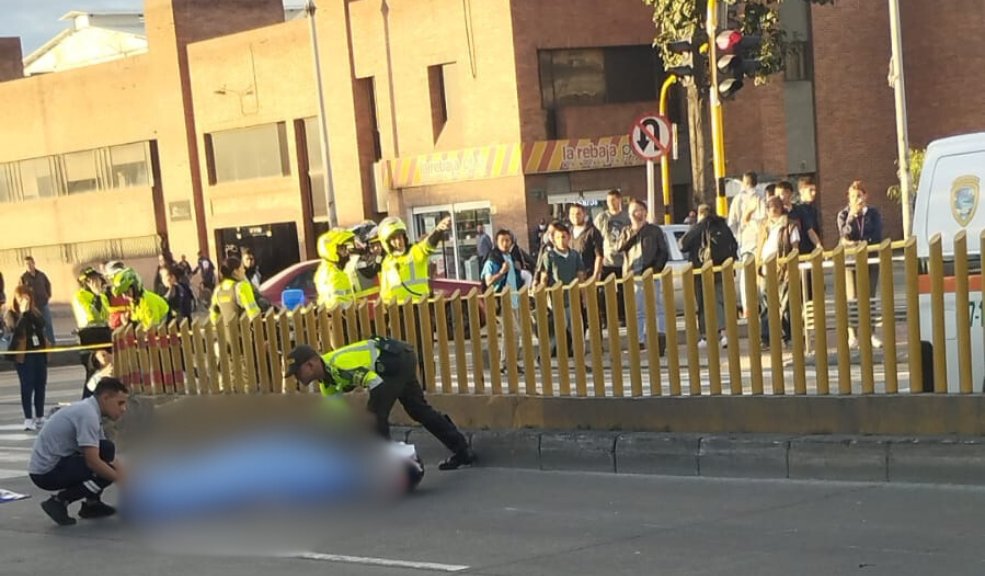 ÚLTIMA HORA: Fatal accidente entre motociclista y peatón en la calle 13 Debido a las labores de investigación que se adelanta en la zona, se recomienda a los conductores tomar desvíos en la calle 6 y calle 19.